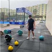 Mi nombre es Adrián Ricca, he dedicado toda mi vida al deporte, practicándolo como nadador de alto rendimiento